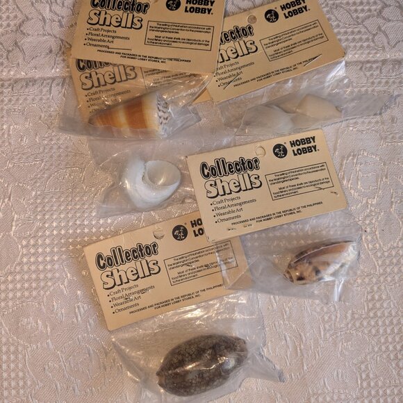 4 Shell Necklaces and 9 Craft Shell Bundles - Picture 6 of 10